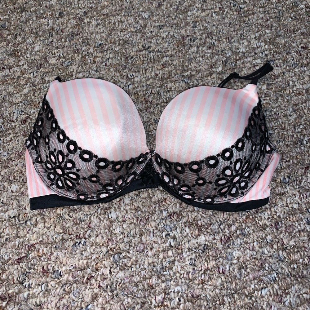 Victoria’s Secret very sexy push up $34D